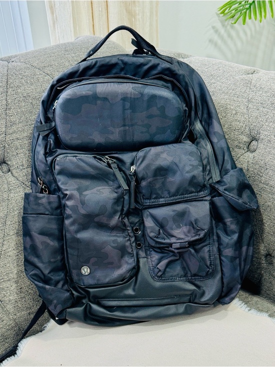 black camo lululemon backpack Lululemon Black Camo Multi-Pocket Backpack – Stylish & Functional